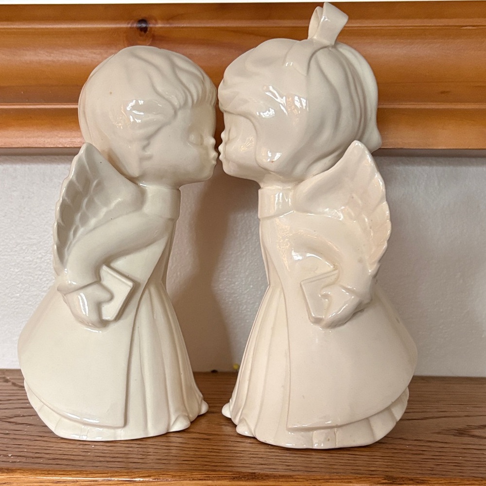 Vintage ceramic kissing angels